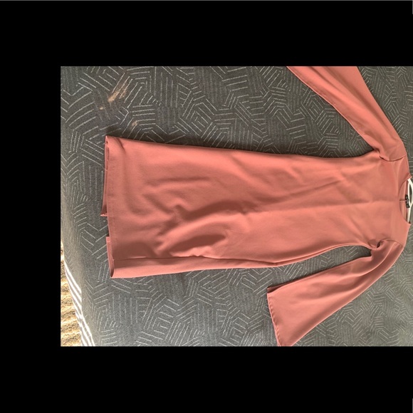 Balloon sleeve fitted dress - Picture 2 of 4